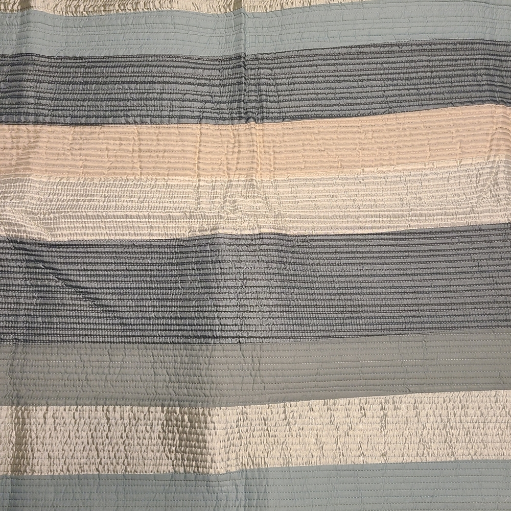 Pem America Full/Queen Striped Quilt Blanket New
